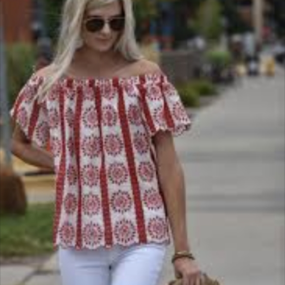 entro Tops - White Cotton with Red Detail Designs Off the Shoulder Entro Blouse size Small